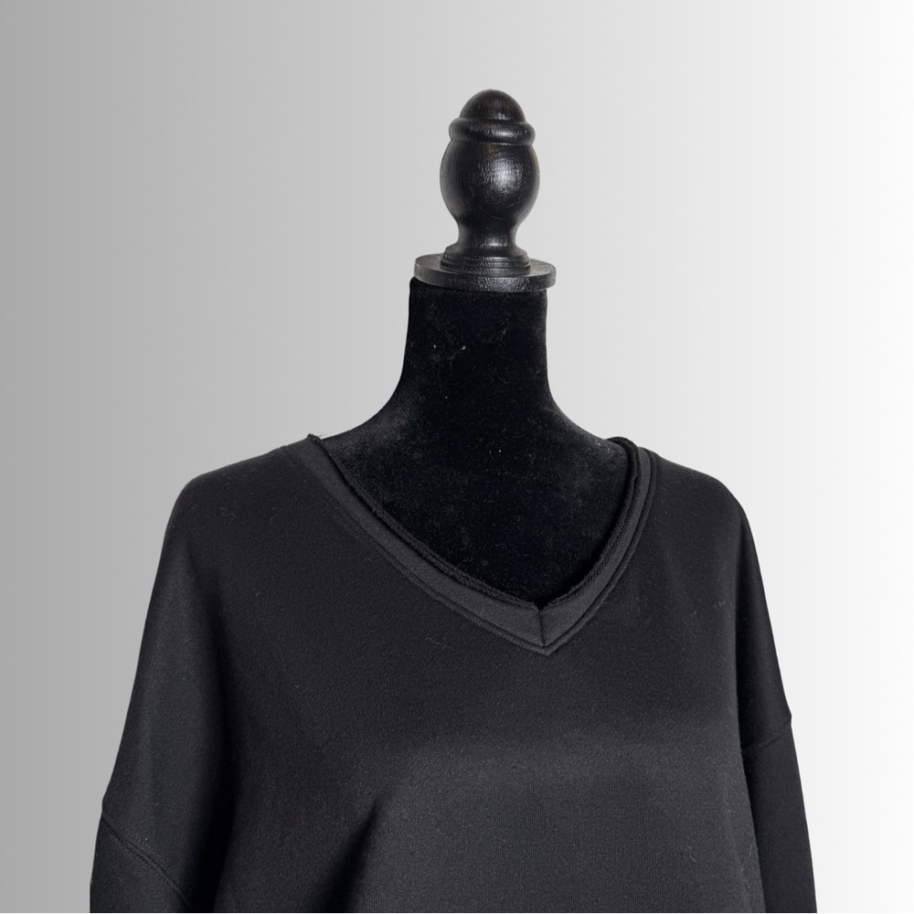 Caracilia Black V-Neck Long Sleeve Tunic Sweater, Cropped, Size Large - Picture 3 of 10